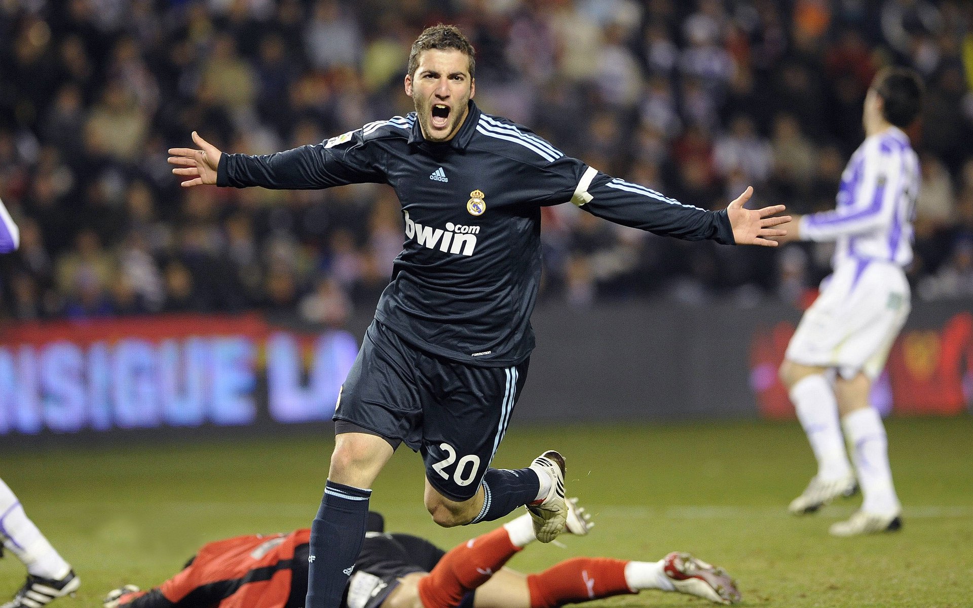 hth-罗马队内氛围改善，目标冲击欧冠，罗马 队